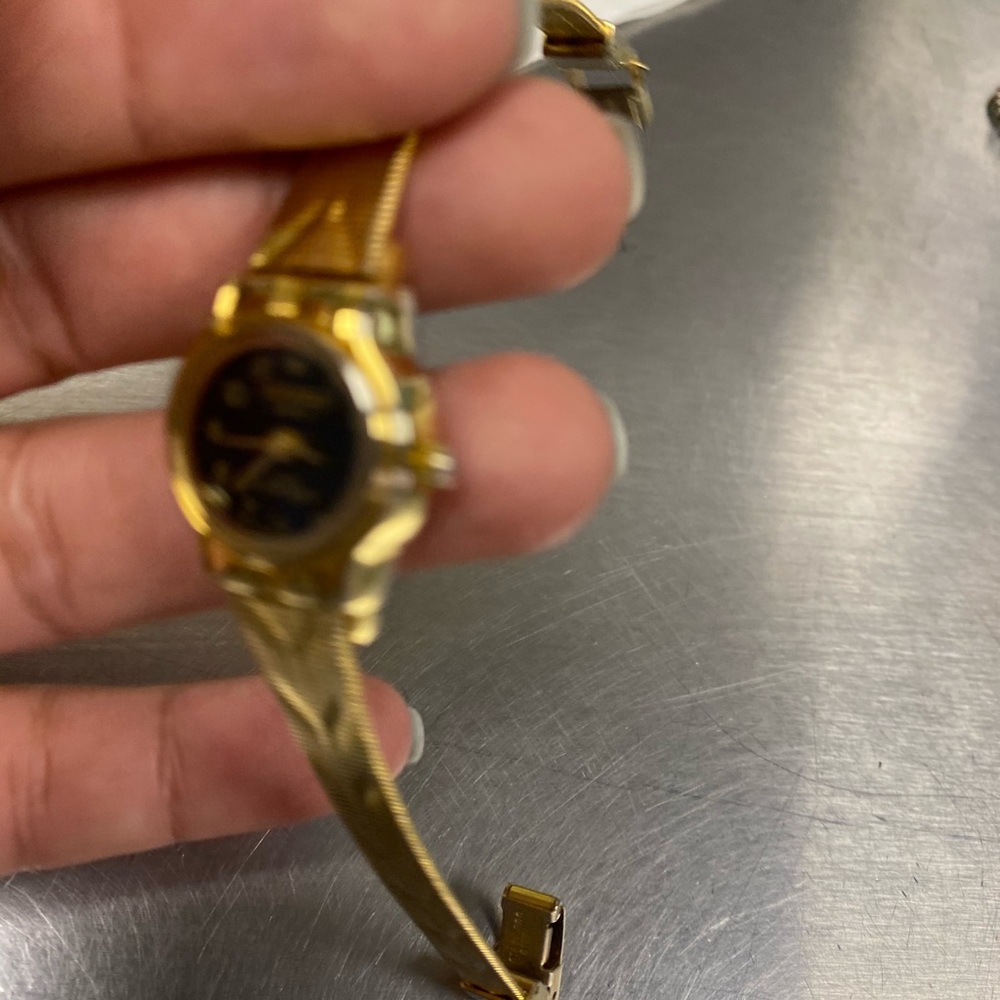 Watch - Picture 2 of 3